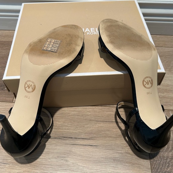 Michael Kors Simone Sandal - Picture 12 of 14